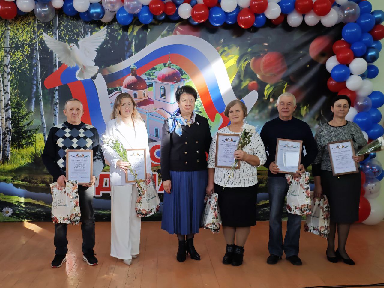 Николай Нестеров: С большим удовольствием поздравил жителей села Плоское с Днём села и престольным праздником Николай Нестеров: С большим удовольствием поздравил жителей села Плоское с Днём села и престольным праздником