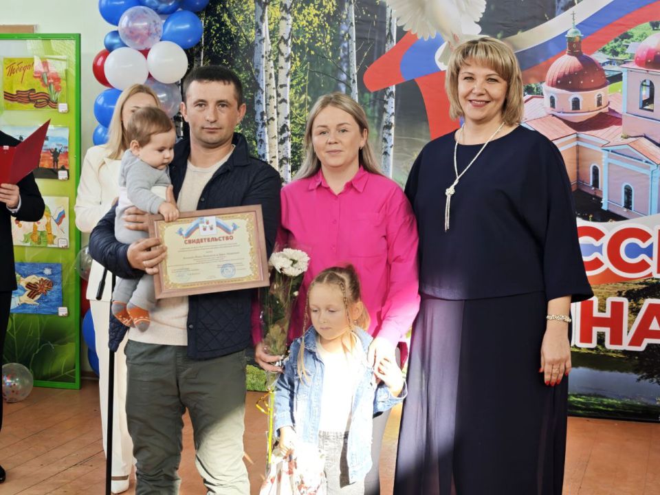 Николай Нестеров: С большим удовольствием поздравил жителей села Плоское с Днём села и престольным праздником Николай Нестеров: С большим удовольствием поздравил жителей села Плоское с Днём села и престольным праздником