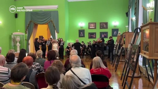 Трогательные кадры с акции «Ночь искусств» в драмтеатре