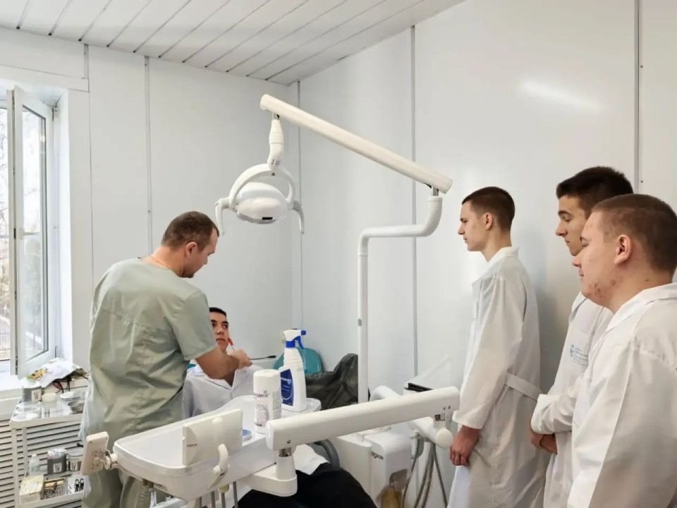 Учащиеся 10 медкласса Вейделевской средней школы провели свои каникулы с пользой и прошли практику в Вейделевской ЦРБ Учащиеся 10 медкласса Вейделевской средней школы провели свои каникулы с пользой и прошли практику в Вейделевской ЦРБ