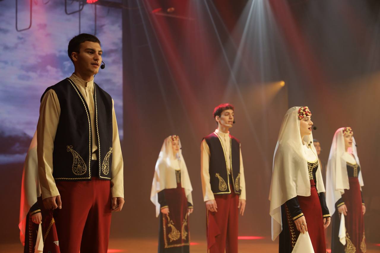 В Белгородских государственных учреждениях культуры прошли праздничные мероприятия в честь Дня народного единства В Белгородских государственных учреждениях культуры прошли праздничные мероприятия в честь Дня народного единства