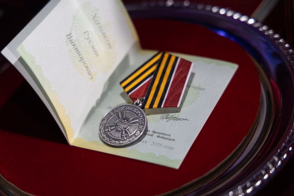 Владимир Жданов: Губернатор Белгородской области Вячеслав Гладков вручил государственные и региональные награды жителям, которые внесли значительный вклад в развитие региона Владимир Жданов: Губернатор Белгородской области Вячеслав Гладков вручил государственные и региональные награды жителям, которые внесли значительный вклад в развитие региона