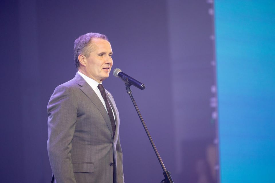 Владимир Жданов: Губернатор Белгородской области Вячеслав Гладков вручил государственные и региональные награды жителям, которые внесли значительный вклад в развитие региона Владимир Жданов: Губернатор Белгородской области Вячеслав Гладков вручил государственные и региональные награды жителям, которые внесли значительный вклад в развитие региона