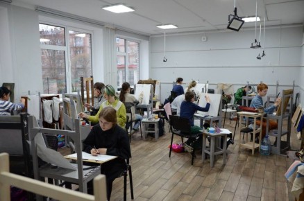 Андрей Миськов: Ученица художественного отделения детской школы искусств им. Н.И. Платонова Елизавета Ковалёва завоевала звание лауреата III степени на X Международном осеннем конкурсе «Артлицей Петербург. Защитники...