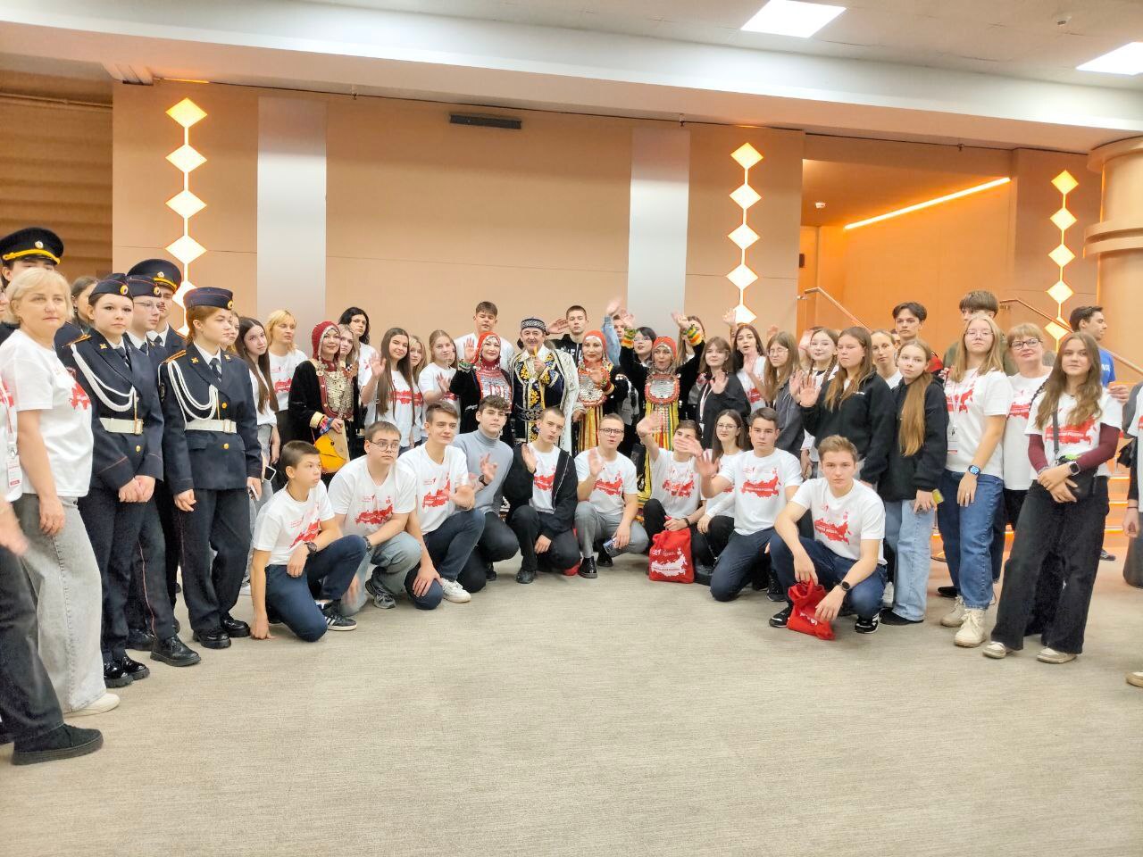 Ребята из Пятницкой средней школы приняли участие в молодёжно-патриотическом фестивале «Имена моей Родины», который прошёл в Российском химико-технологическом университете имени Д.И. Менделеева. Это событие собрало 80...