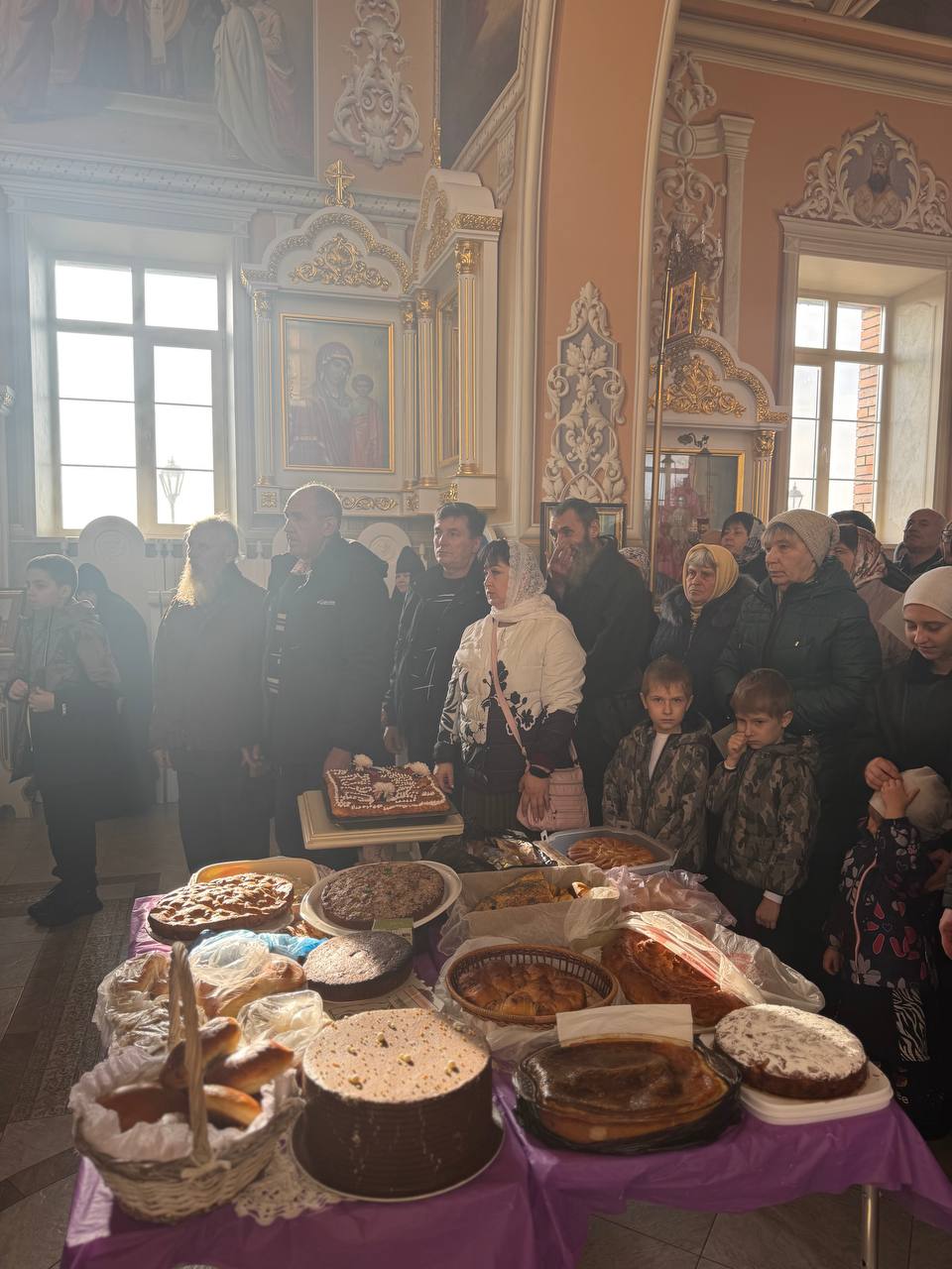 К акции #ПирогНаЧетвертое присоединились сёстры и батюшки из Борисовского Богородице-Тихвинского монастыря К акции #ПирогНаЧетвертое присоединились сёстры и батюшки из Борисовского Богородице-Тихвинского монастыря