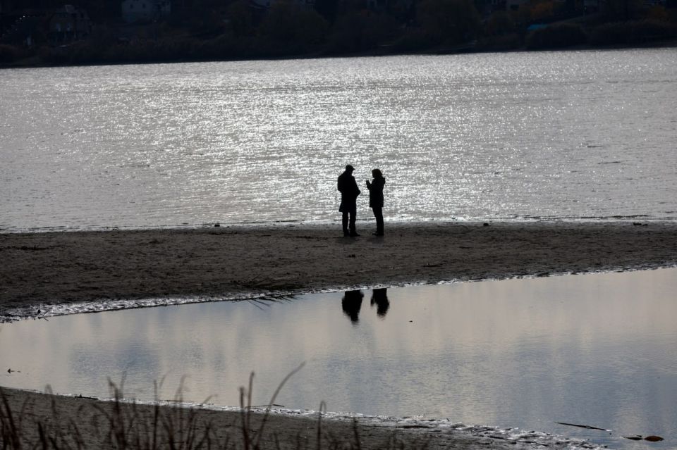 В районе «Пикник-Парка» образовалась обширная коса В районе «Пикник-Парка» образовалась обширная коса