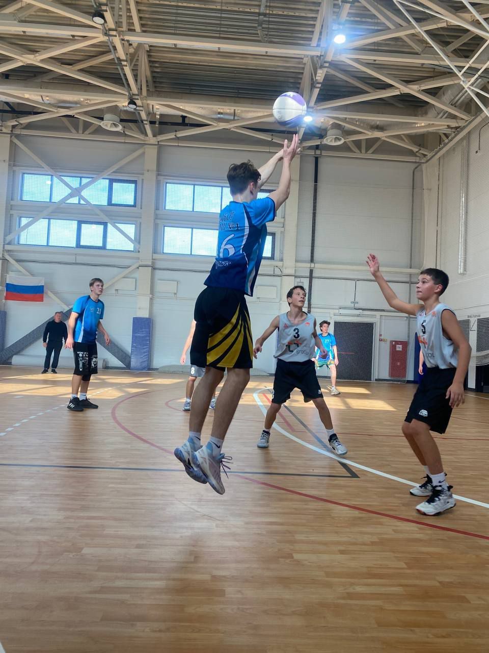 Олег Медведев: 3 и 4 ноября ФОК "Лидер" в Томаровке принимал юных спортсменов на турнирах по волейболу и баскетболу, посвященных Дню народного единства Олег Медведев: 3 и 4 ноября ФОК "Лидер" в Томаровке принимал юных спортсменов на турнирах по волейболу и баскетболу, посвященных Дню народного единства