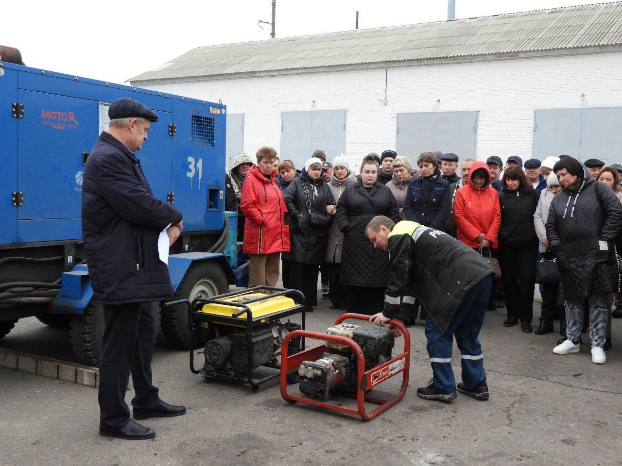 Татьяна Киричкова: Сегодня с участием сотрудников Филиала Ровеньского РЭС провели обучение глав администраций поселений и ответственных лиц за подключение и работу резервных источников электропитания Татьяна Киричкова: Сегодня с участием сотрудников Филиала Ровеньского РЭС провели обучение глав администраций поселений и ответственных лиц за подключение и работу резервных источников электропитания