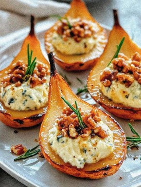 Запеченные груши: сладкая гармония сыра и орехов для любого повода