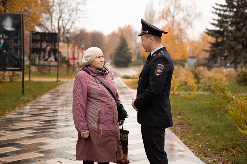 Буквально три дня остаётся, чтобы поддержать старооскольского полицейского Евгения Макарова в конкурсе «Народный участковый – 2025»