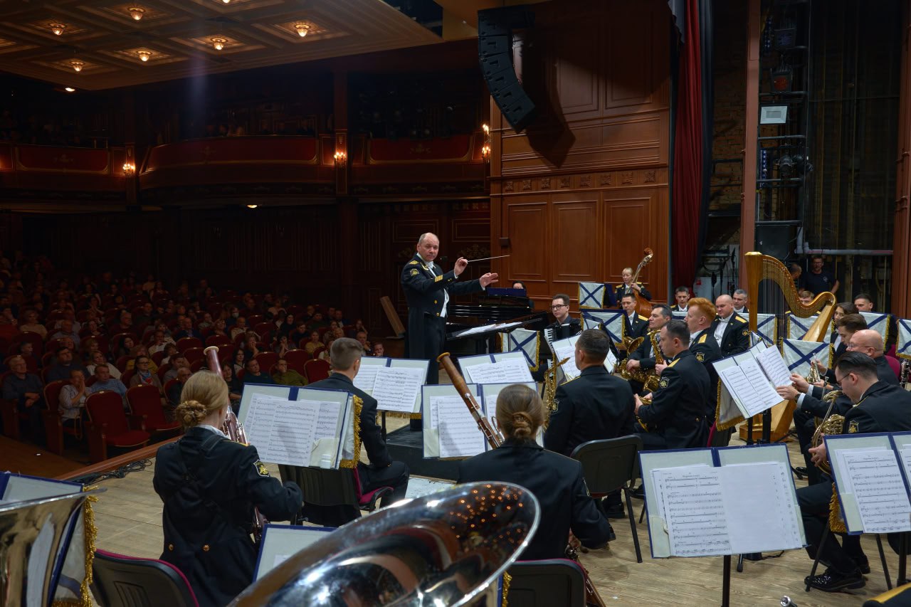 В Большом зале филармонии состоялся концерт «Бессмертие подвига», приуроченный ко Дню народного единства В Большом зале филармонии состоялся концерт «Бессмертие подвига», приуроченный ко Дню народного единства