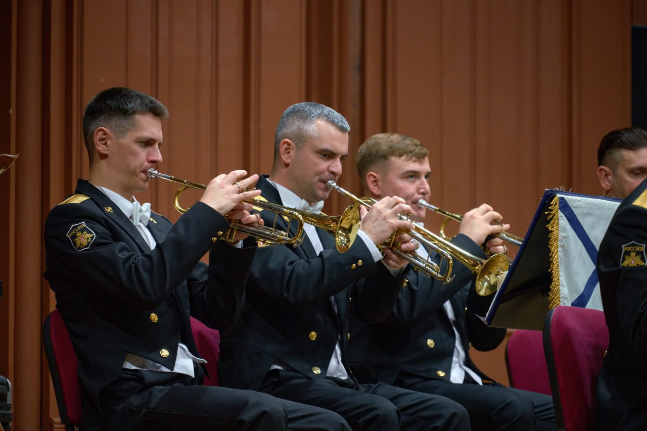 В Большом зале филармонии состоялся концерт «Бессмертие подвига», приуроченный ко Дню народного единства