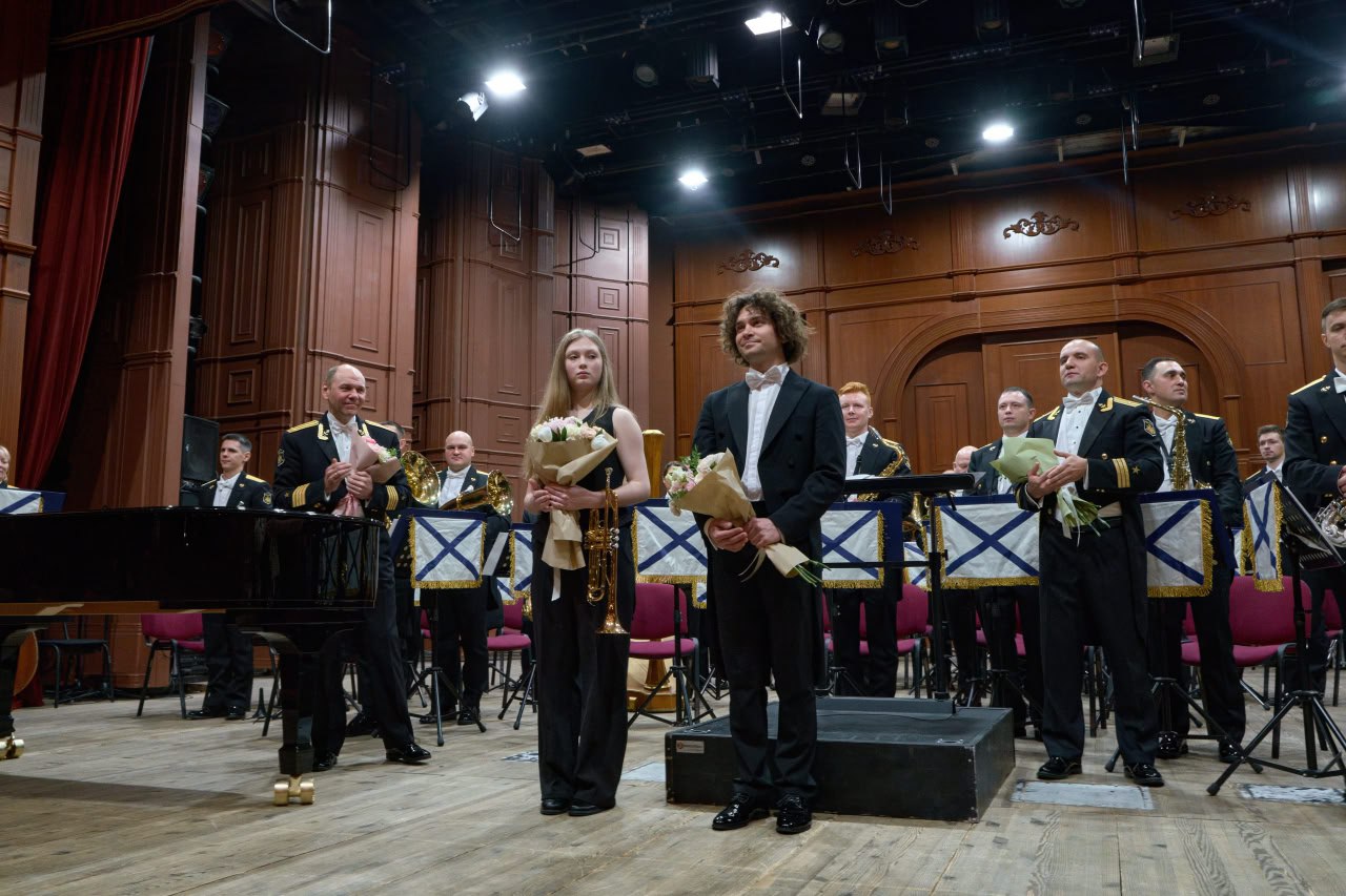 В Большом зале филармонии состоялся концерт «Бессмертие подвига», приуроченный ко Дню народного единства В Большом зале филармонии состоялся концерт «Бессмертие подвига», приуроченный ко Дню народного единства