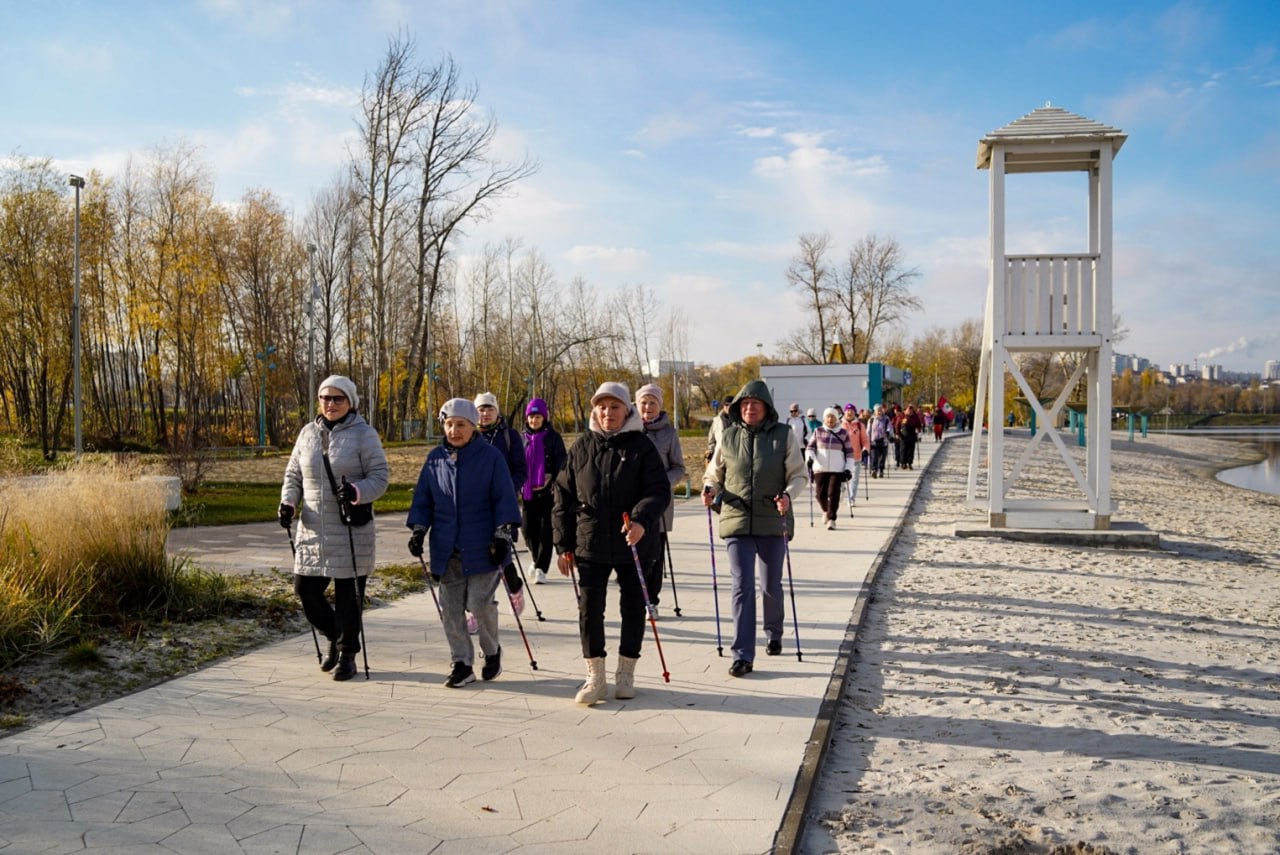 На «Берегах» окончен сезон открытых тренировок по северной ходьбе На «Берегах» окончен сезон открытых тренировок по северной ходьбе