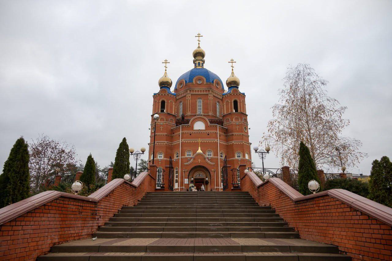 В день памяти иконы Божией Матери «Всех скорбящих Радость», митрополит Белгородский и Старооскольский Иоанн совершил Божественную литургию в нашем храме по случаю престольного праздника В день памяти иконы Божией Матери «Всех скорбящих Радость», митрополит Белгородский и Старооскольский Иоанн совершил Божественную литургию в нашем храме по случаю престольного праздника