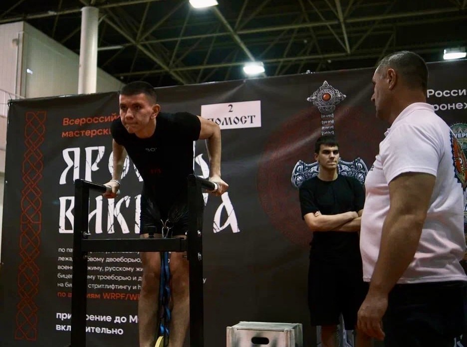 Грайворонец Даниил Посиний стал мастером спорта по стритлифтингу Грайворонец Даниил Посиний стал мастером спорта по стритлифтингу