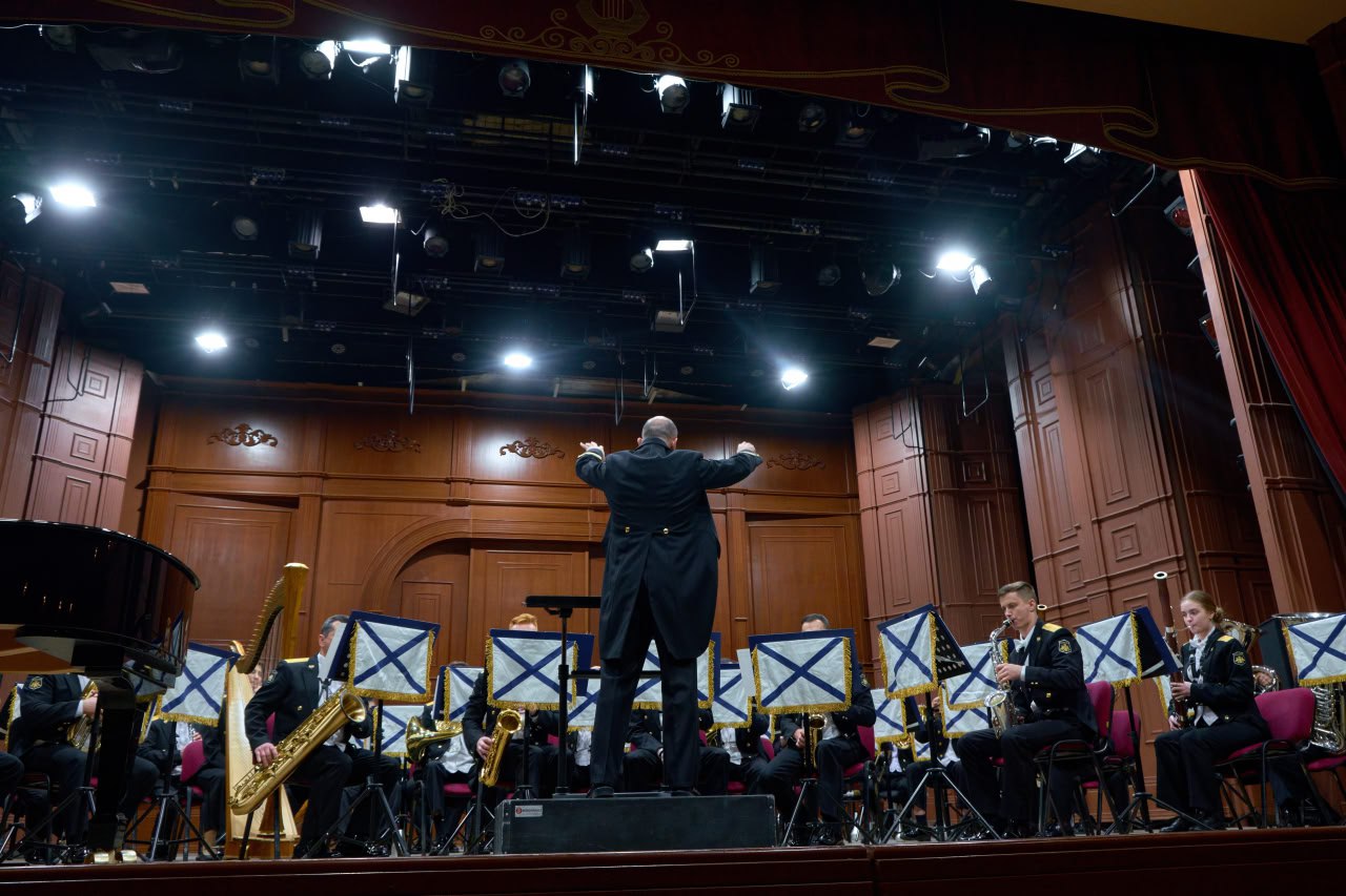 В Большом зале филармонии состоялся концерт «Бессмертие подвига», приуроченный ко Дню народного единства В Большом зале филармонии состоялся концерт «Бессмертие подвига», приуроченный ко Дню народного единства