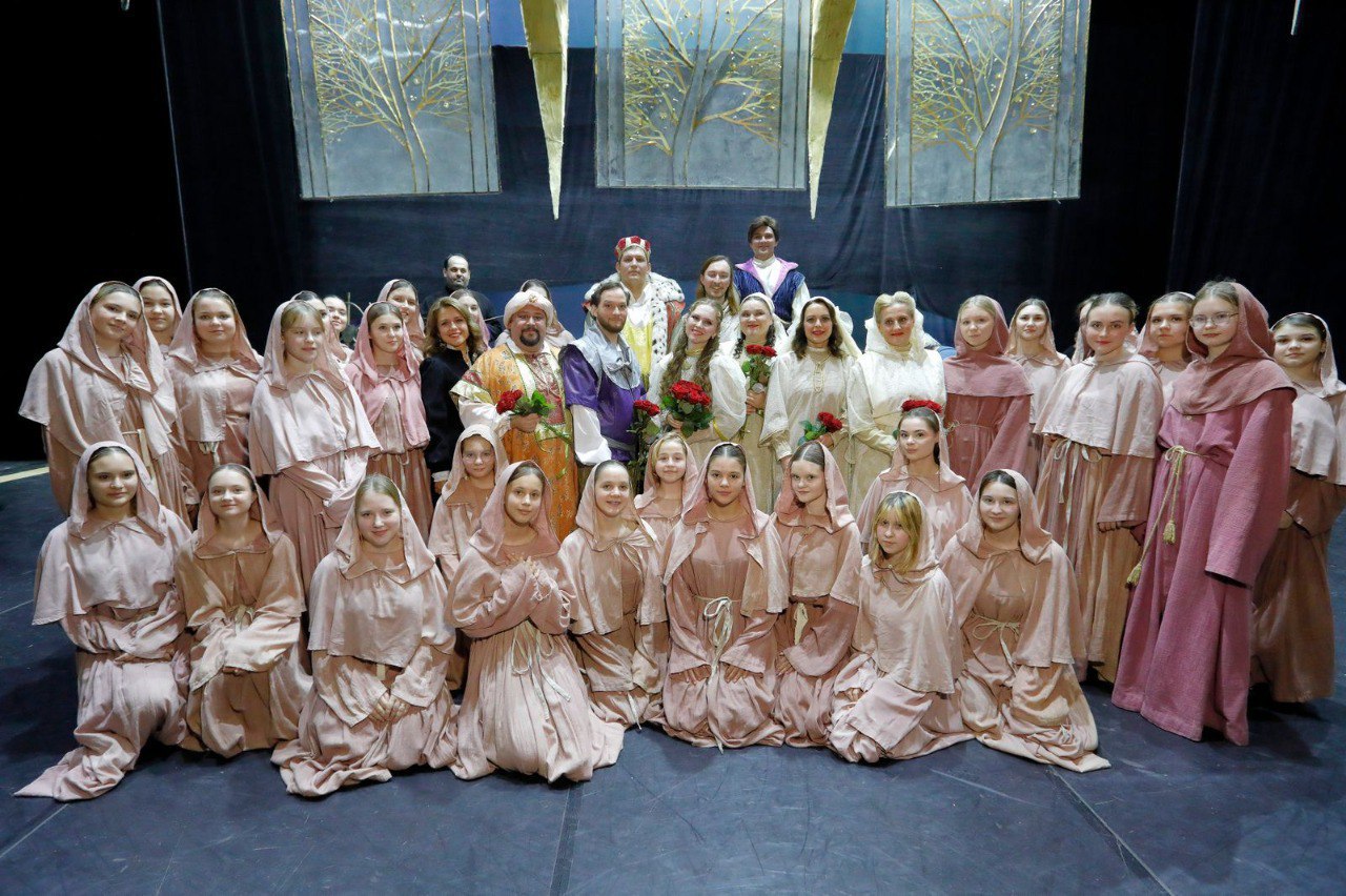 Учащиеся детских школ искусств из Белгорода, Курска, Губкина и Старого Оскола приняли участие в постановке оперы Петра Ильича Чайковского «Иоланта» на сцене Воронежского театра оперы и балета Учащиеся детских школ искусств из Белгорода, Курска, Губкина и Старого Оскола приняли участие в постановке оперы Петра Ильича Чайковского «Иоланта» на сцене Воронежского театра оперы и балета