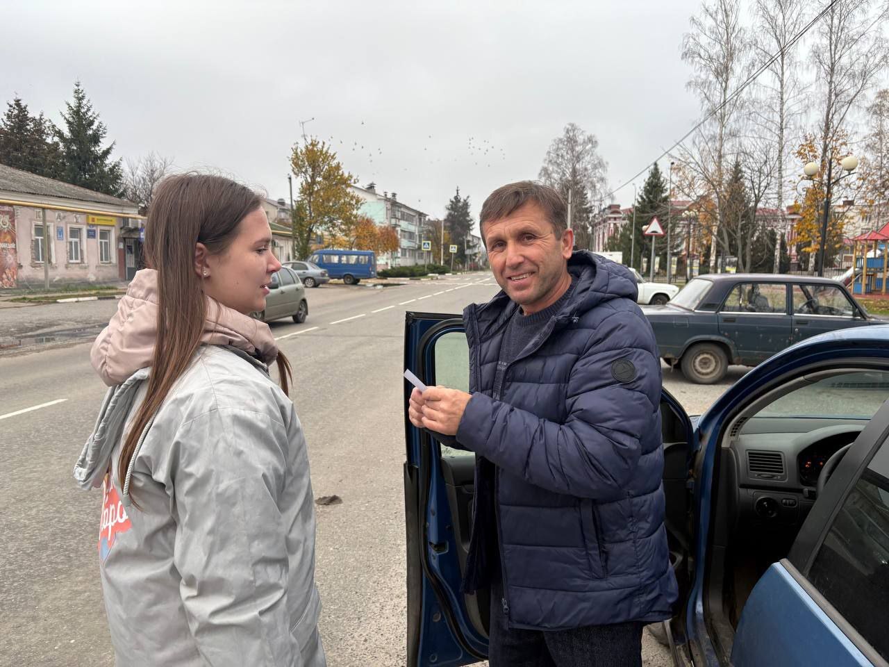 Грайворонские полицейские и волонтёры напомнили о безопасности на дорогах Грайворонские полицейские и волонтёры напомнили о безопасности на дорогах