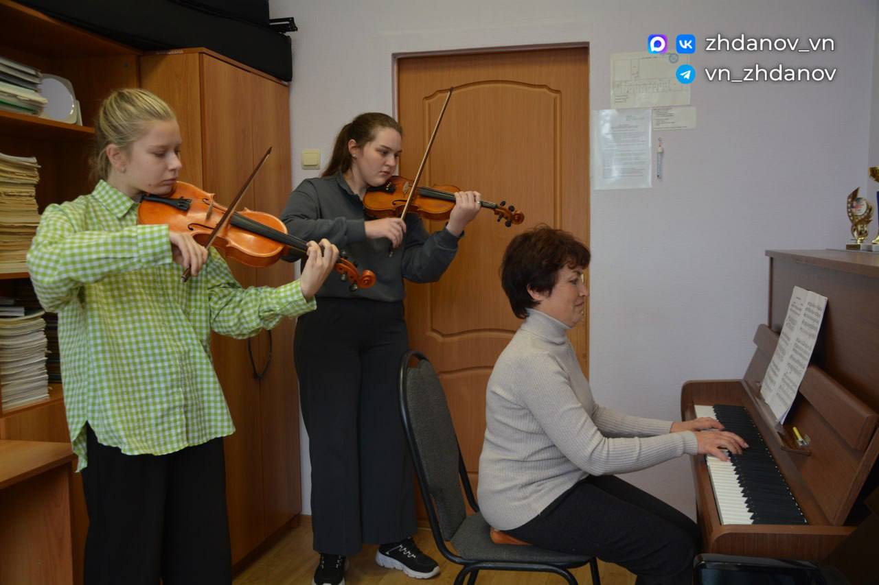 Владимир Жданов: В рамках реализации нацпроекта «Семья» школы искусств в сёлах Городище и Федосеевка получили новые музыкальные инструменты и современное оборудование Владимир Жданов: В рамках реализации нацпроекта «Семья» школы искусств в сёлах Городище и Федосеевка получили новые музыкальные инструменты и современное оборудование