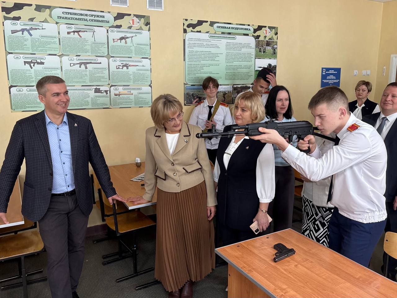 Михаил Лобазнов: С коллегами посетили МАОУ «Средняя общеобразовательная школа №1» нашего муниципалитета, которая в рамках инициативного проекта Губернатора по модернизации образовательной системы стала флагманской Михаил Лобазнов: С коллегами посетили МАОУ «Средняя общеобразовательная школа №1» нашего муниципалитета, которая в рамках инициативного проекта Губернатора по модернизации образовательной системы стала флагманской