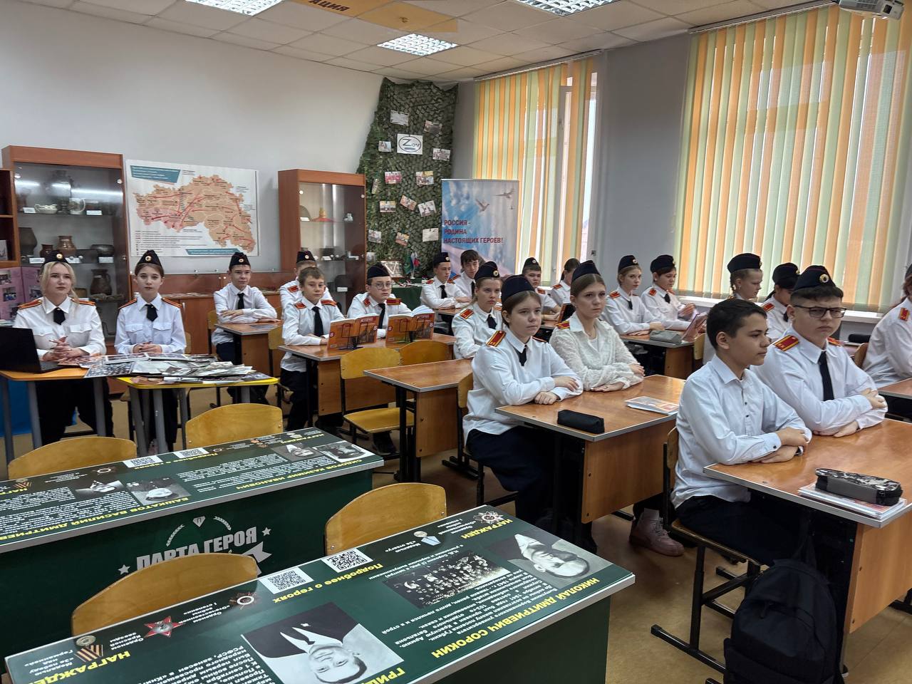 Михаил Лобазнов: С коллегами посетили МАОУ «Средняя общеобразовательная школа №1» нашего муниципалитета, которая в рамках инициативного проекта Губернатора по модернизации образовательной системы стала флагманской Михаил Лобазнов: С коллегами посетили МАОУ «Средняя общеобразовательная школа №1» нашего муниципалитета, которая в рамках инициативного проекта Губернатора по модернизации образовательной системы стала флагманской