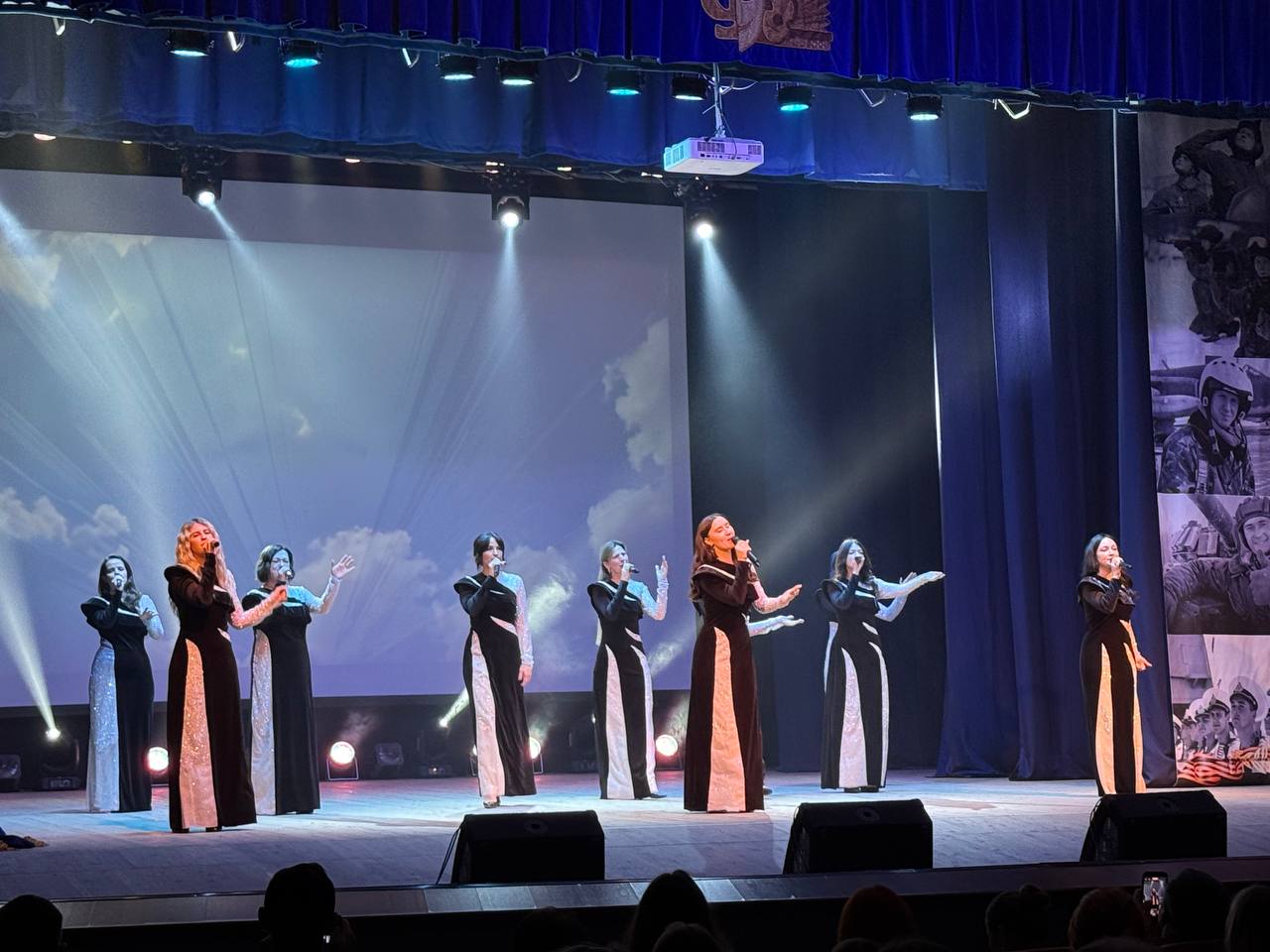 В рамках культурной эстафеты «Белгородская область — Родина Победы!» состоялся творческий визит делегации из Губкинского городского округа в Старооскольский городской округ