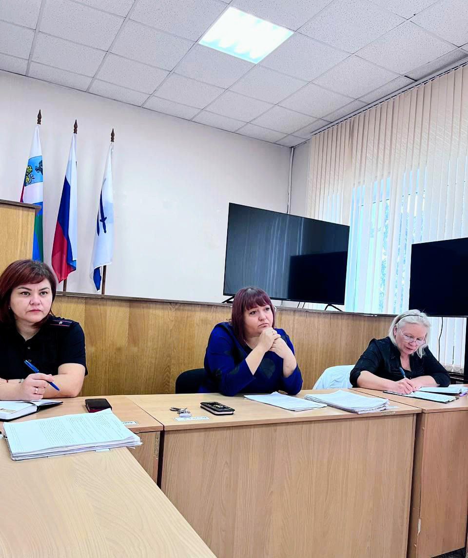 Олег Медведев: 7 ноября 2025 года состоялось очередное заседание территориальной комиссии по делам несовершеннолетних и защите их прав Олег Медведев: 7 ноября 2025 года состоялось очередное заседание территориальной комиссии по делам несовершеннолетних и защите их прав