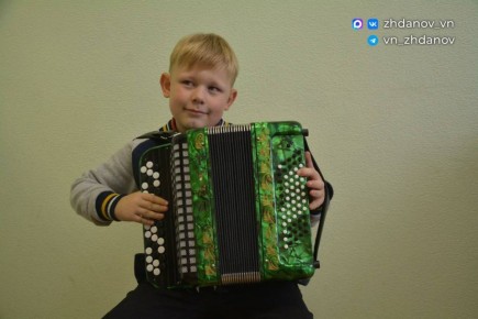 Владимир Жданов: В рамках реализации нацпроекта «Семья» школы искусств в сёлах Городище и Федосеевка получили новые музыкальные инструменты и современное оборудование