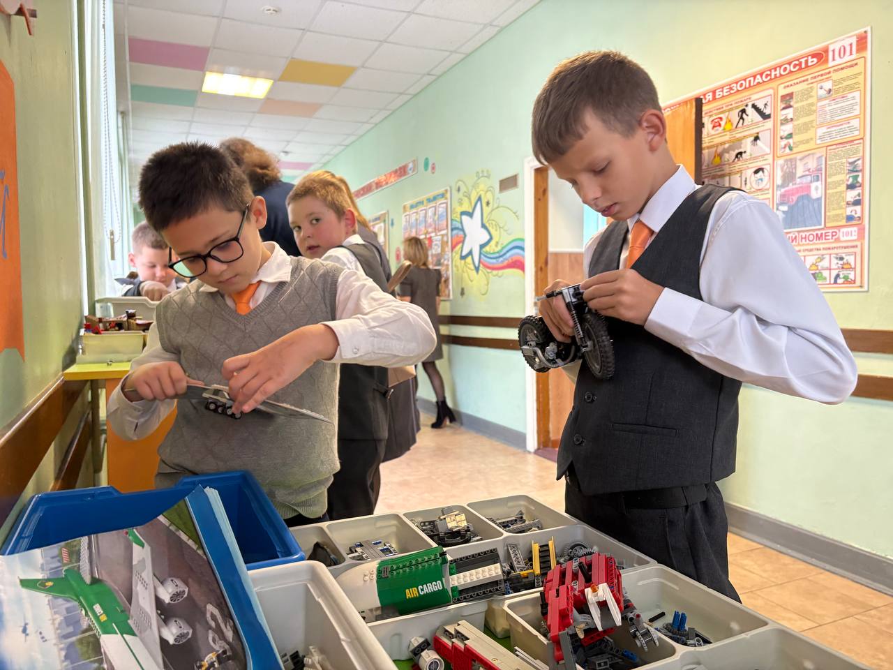 Михаил Лобазнов: С коллегами посетили МАОУ «Средняя общеобразовательная школа №1» нашего муниципалитета, которая в рамках инициативного проекта Губернатора по модернизации образовательной системы стала флагманской Михаил Лобазнов: С коллегами посетили МАОУ «Средняя общеобразовательная школа №1» нашего муниципалитета, которая в рамках инициативного проекта Губернатора по модернизации образовательной системы стала флагманской