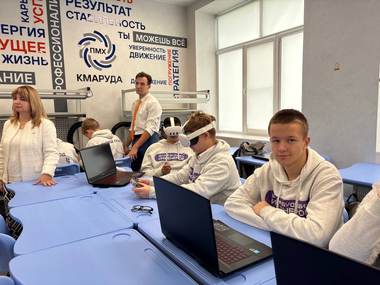 Михаил Лобазнов: С коллегами посетили МАОУ «Средняя общеобразовательная школа №1» нашего муниципалитета, которая в рамках инициативного проекта Губернатора по модернизации образовательной системы стала флагманской Михаил Лобазнов: С коллегами посетили МАОУ «Средняя общеобразовательная школа №1» нашего муниципалитета, которая в рамках инициативного проекта Губернатора по модернизации образовательной системы стала флагманской