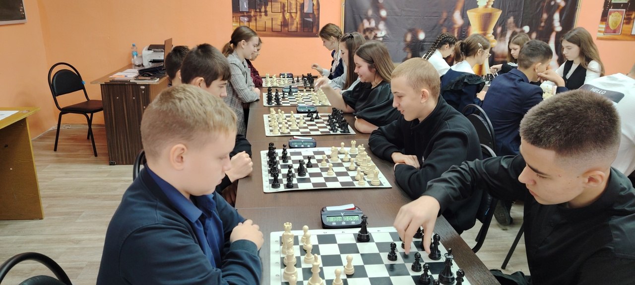 На базе Вейделевской спортивной школы прошли районные соревнования по шахматам среди команд общеобразовательных организаций дивизиона «А», в рамках 68-й Спартакиады школьников в 2025 – 2026 учебном году На базе Вейделевской спортивной школы прошли районные соревнования по шахматам среди команд общеобразовательных организаций дивизиона «А», в рамках 68-й Спартакиады школьников в 2025 – 2026 учебном году