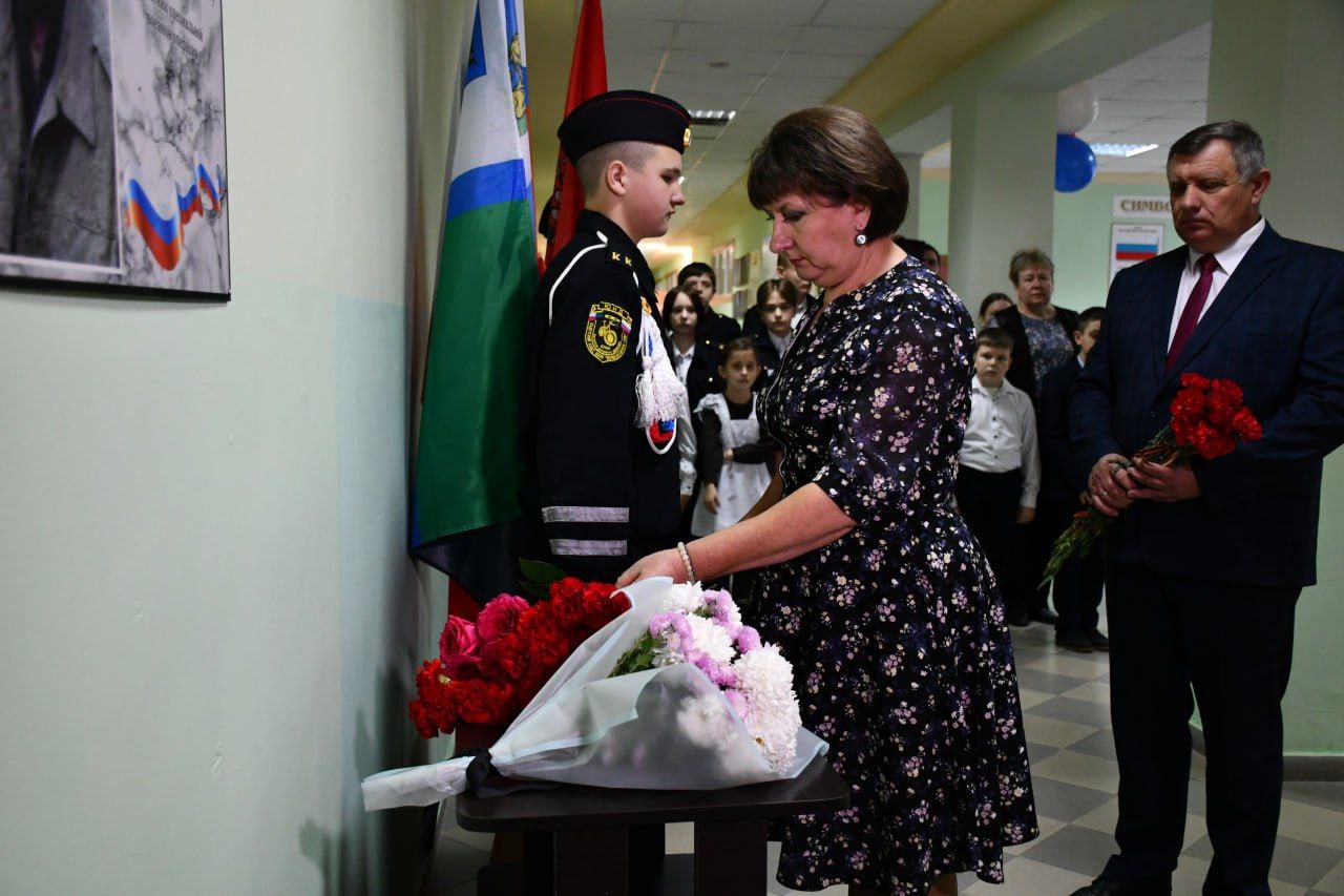 Галина Руденко: В Верхососенской школе установили мемориальную доску в память о Михаиле Ткаченко Галина Руденко: В Верхососенской школе установили мемориальную доску в память о Михаиле Ткаченко