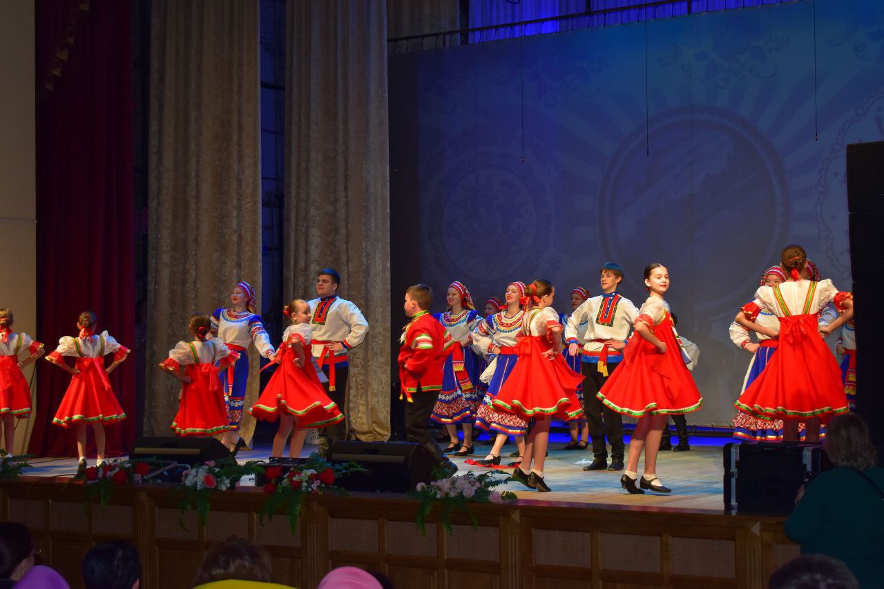 В рамках областной эстафеты культуры «Белгородская область — Родина Победы» в Центре культурного развития посёлка Волоконовка выступили творческие коллективы Чернянского района В рамках областной эстафеты культуры «Белгородская область — Родина Победы» в Центре культурного развития посёлка Волоконовка выступили творческие коллективы Чернянского района