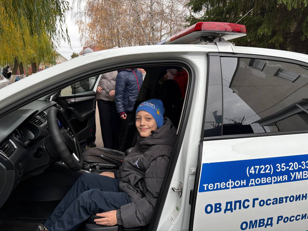 Доброе утро, друзья. Сегодня #ПослеСмены инспекторы ДПС в Алексеевке заехали к школьникам По традиции, ребята вспомнили вместе с автоинспекторами дорожные правила и напомнили о них остальным через СГУ Дорожные полицейские... Доброе утро, друзья. Сегодня #ПослеСмены инспекторы ДПС в Алексеевке заехали к школьникам По традиции, ребята вспомнили вместе с автоинспекторами дорожные правила и напомнили о них остальным через СГУ Дорожные полицейские...