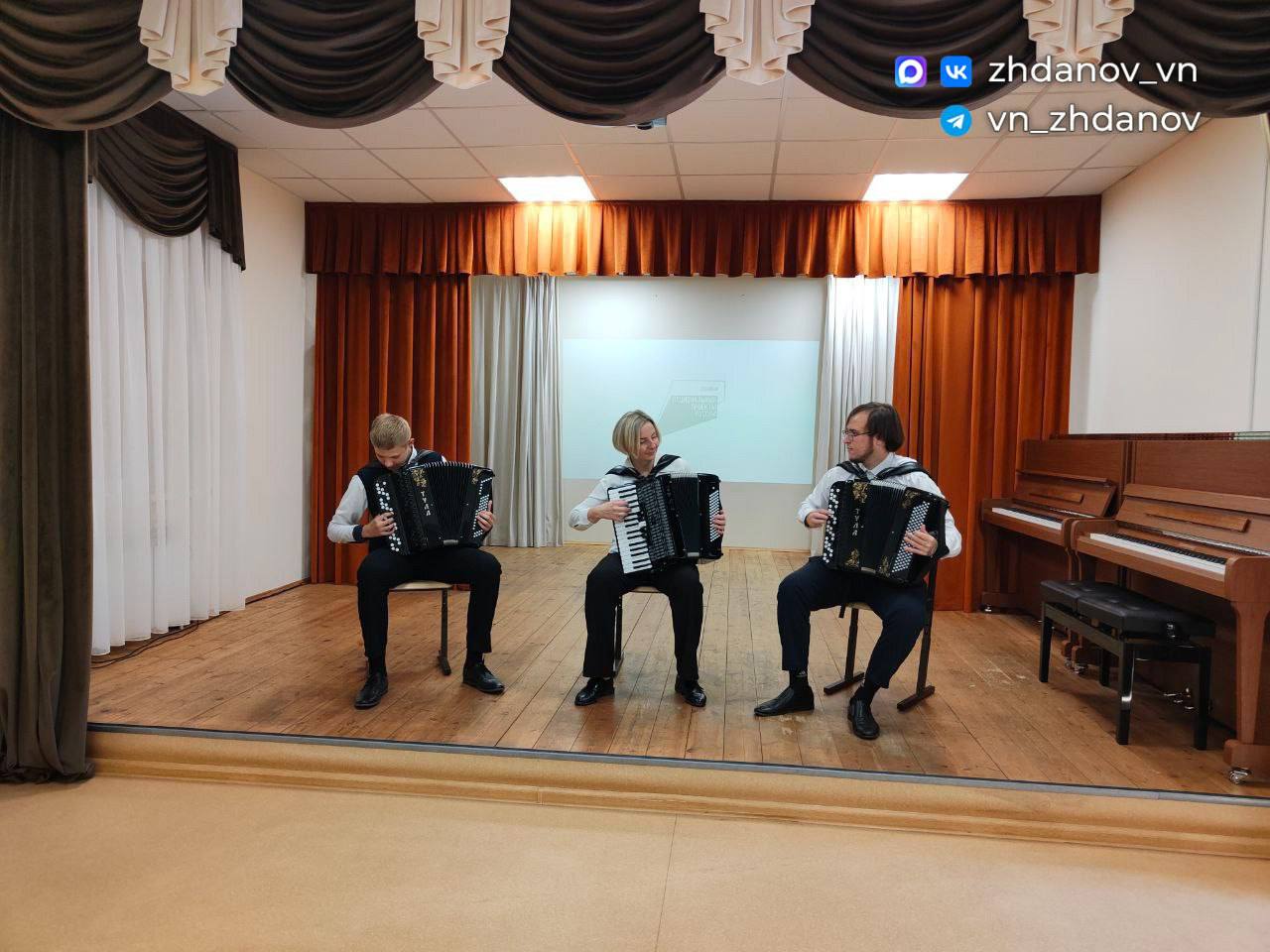 Владимир Жданов: В рамках реализации нацпроекта «Семья» школы искусств в сёлах Городище и Федосеевка получили новые музыкальные инструменты и современное оборудование Владимир Жданов: В рамках реализации нацпроекта «Семья» школы искусств в сёлах Городище и Федосеевка получили новые музыкальные инструменты и современное оборудование