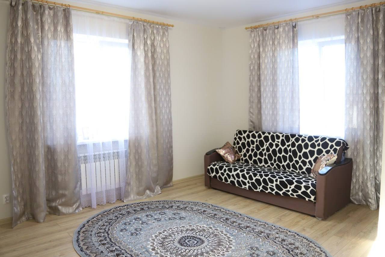 Сегодня две юные жительницы получили ключи от нового жилья в посёлке Ракитное Сегодня две юные жительницы получили ключи от нового жилья в посёлке Ракитное