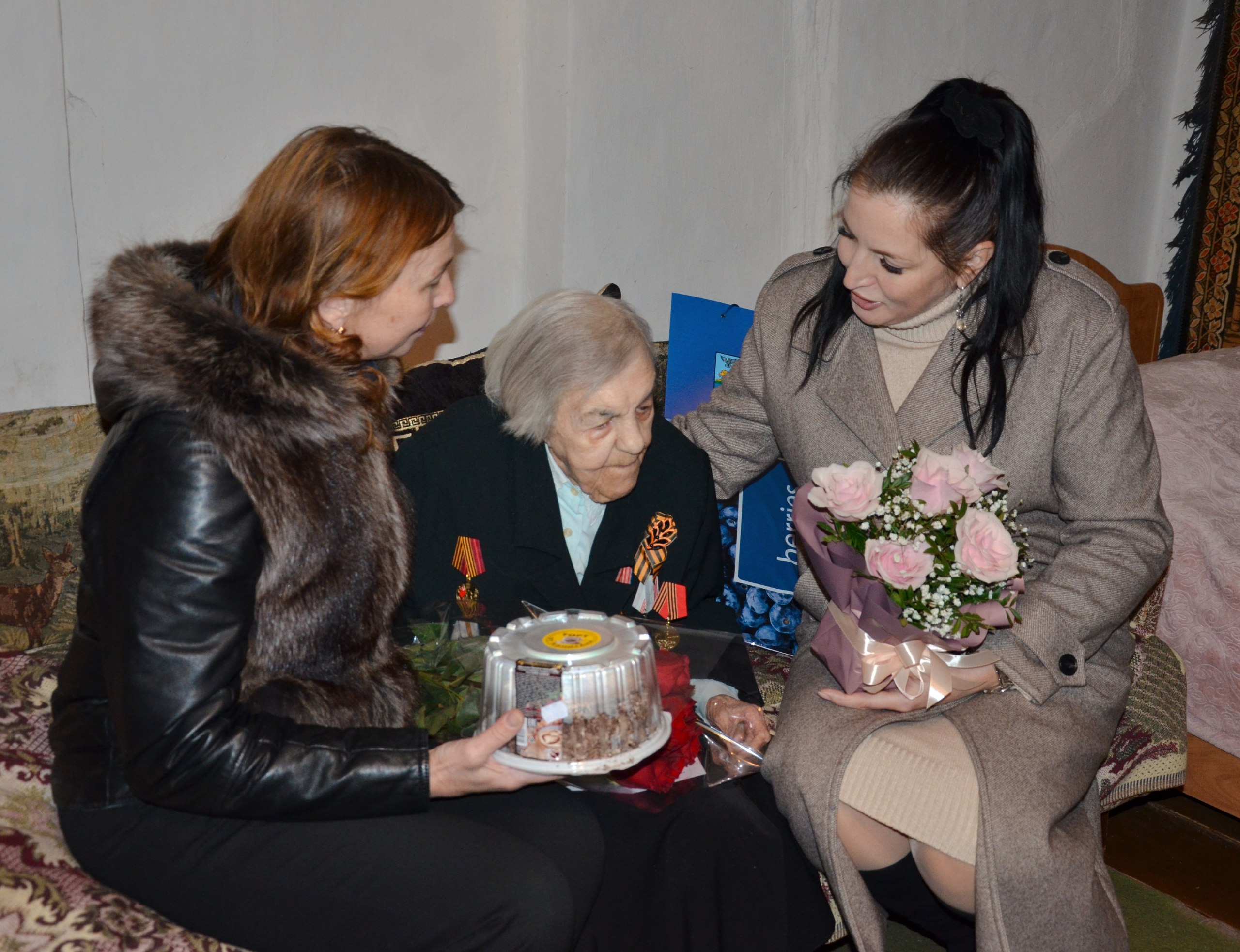 Труженица тыла, ветеран труда Нина Алексеевна Фролова отметила 95-летие Труженица тыла, ветеран труда Нина Алексеевна Фролова отметила 95-летие