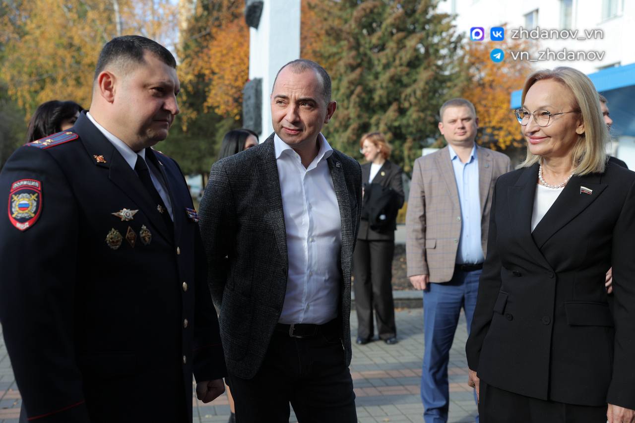 Владимир Жданов: Награждение сотрудников УМВД в преддверии профессионального праздника Владимир Жданов: Награждение сотрудников УМВД в преддверии профессионального праздника