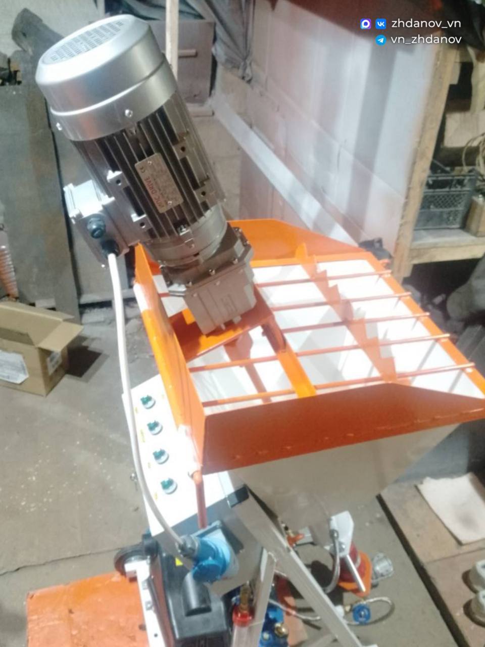 Владимир Жданов: От строителя до предпринимателя: как социальный контракт помог запустить производство в Старом Осколе Владимир Жданов: От строителя до предпринимателя: как социальный контракт помог запустить производство в Старом Осколе