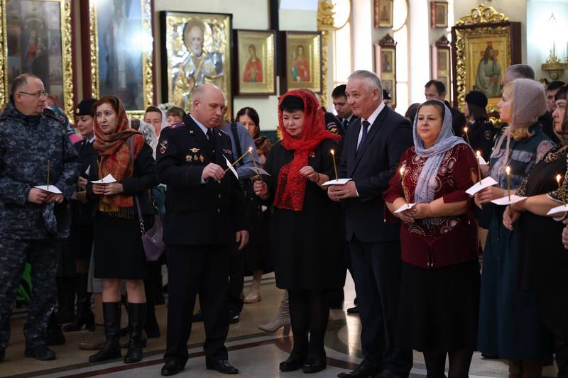 В Белгороде совершили заупокойную литию в память о сотрудниках, погибших при исполнении служебного долга