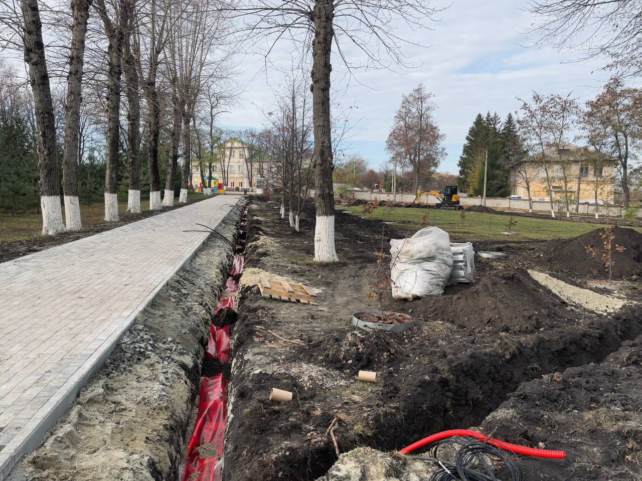 Михаил Лобазнов: Совместно с руководителями служб ЖКХ, строительства, торговли провел очередное выездное совещание по благоустройству верхнего и нижнего парков, а также территории проекта «Бионика» Михаил Лобазнов: Совместно с руководителями служб ЖКХ, строительства, торговли провел очередное выездное совещание по благоустройству верхнего и нижнего парков, а также территории проекта «Бионика»