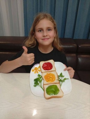 Доброе утро, друзья. Начинаем его с вкусных и полезных завтраков по ПДД, от наших подшефных Выходные - повод уделить время семье, не только своим маленьким детям, но и ребятам по старше Спасибо родителям , которые помогли и...