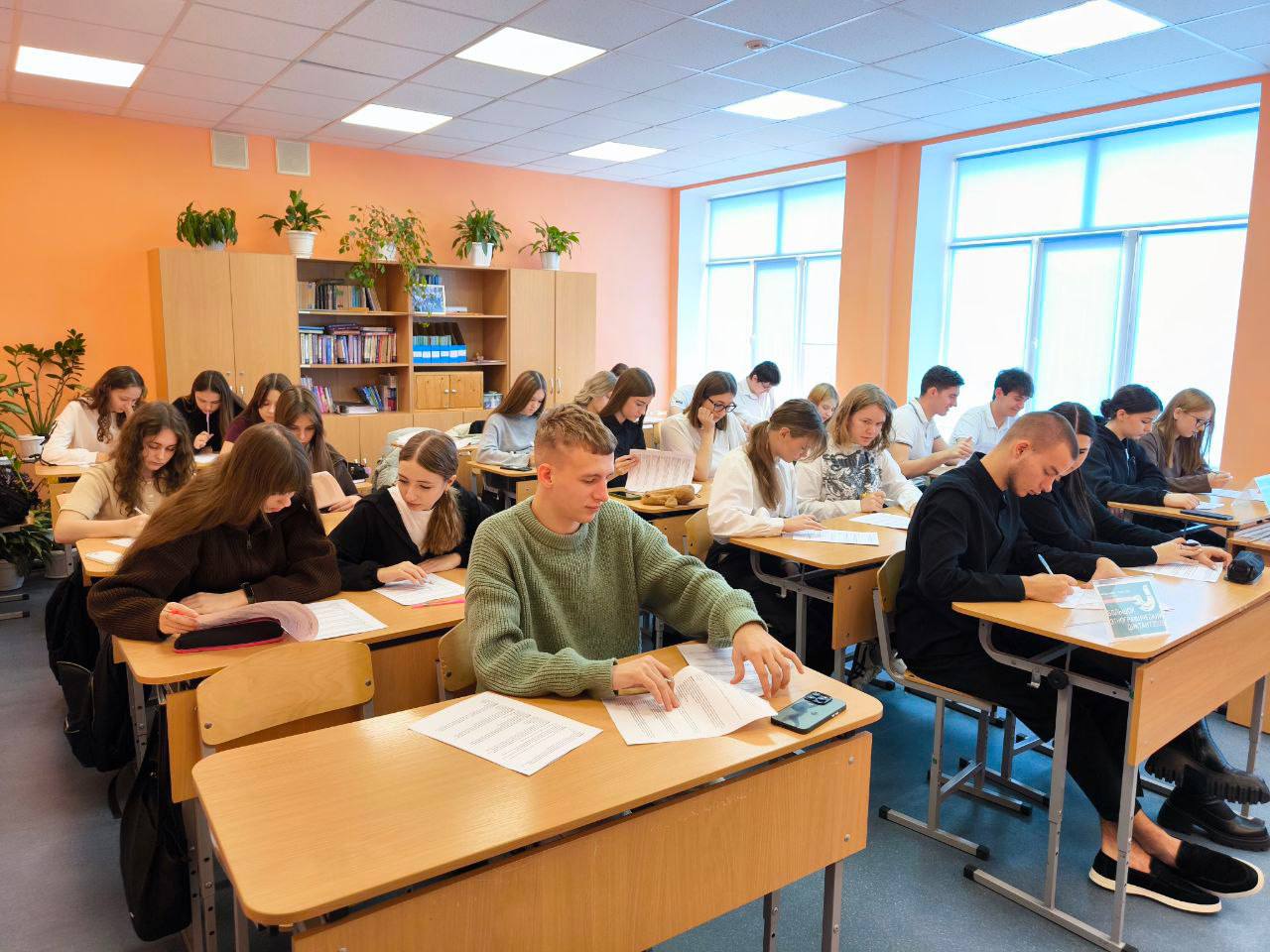 Андрей Миськов: Новооскольцы присоединились к написанию юбилейного Этнографического диктанта Андрей Миськов: Новооскольцы присоединились к написанию юбилейного Этнографического диктанта