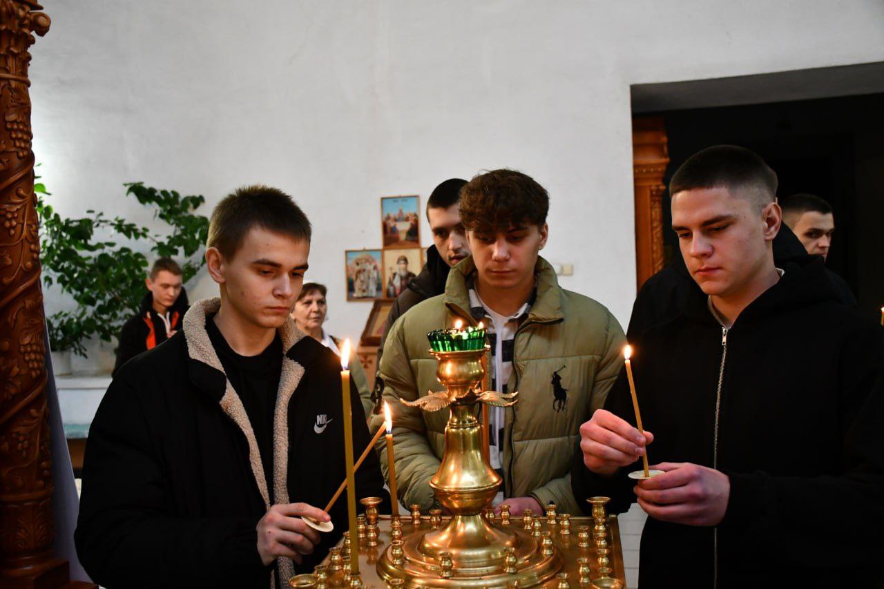 Галина Руденко: Сегодняшний день был отмечен теплыми словами поддержки в адрес юношей, отправляющихся с честью выполнять свой долг перед Отечеством Галина Руденко: Сегодняшний день был отмечен теплыми словами поддержки в адрес юношей, отправляющихся с честью выполнять свой долг перед Отечеством