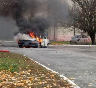 Дрон ВСУ в очередной раз атаковал автомобиль с мирным жителем в Белгородской области