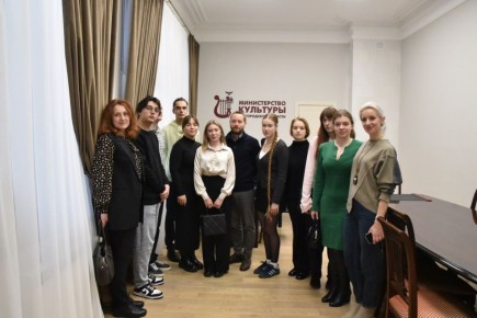 Сегодня состоялась важная и приятная встреча — профориентационная беседа со студентами первого курса Белгородского государственного института искусств и культуры