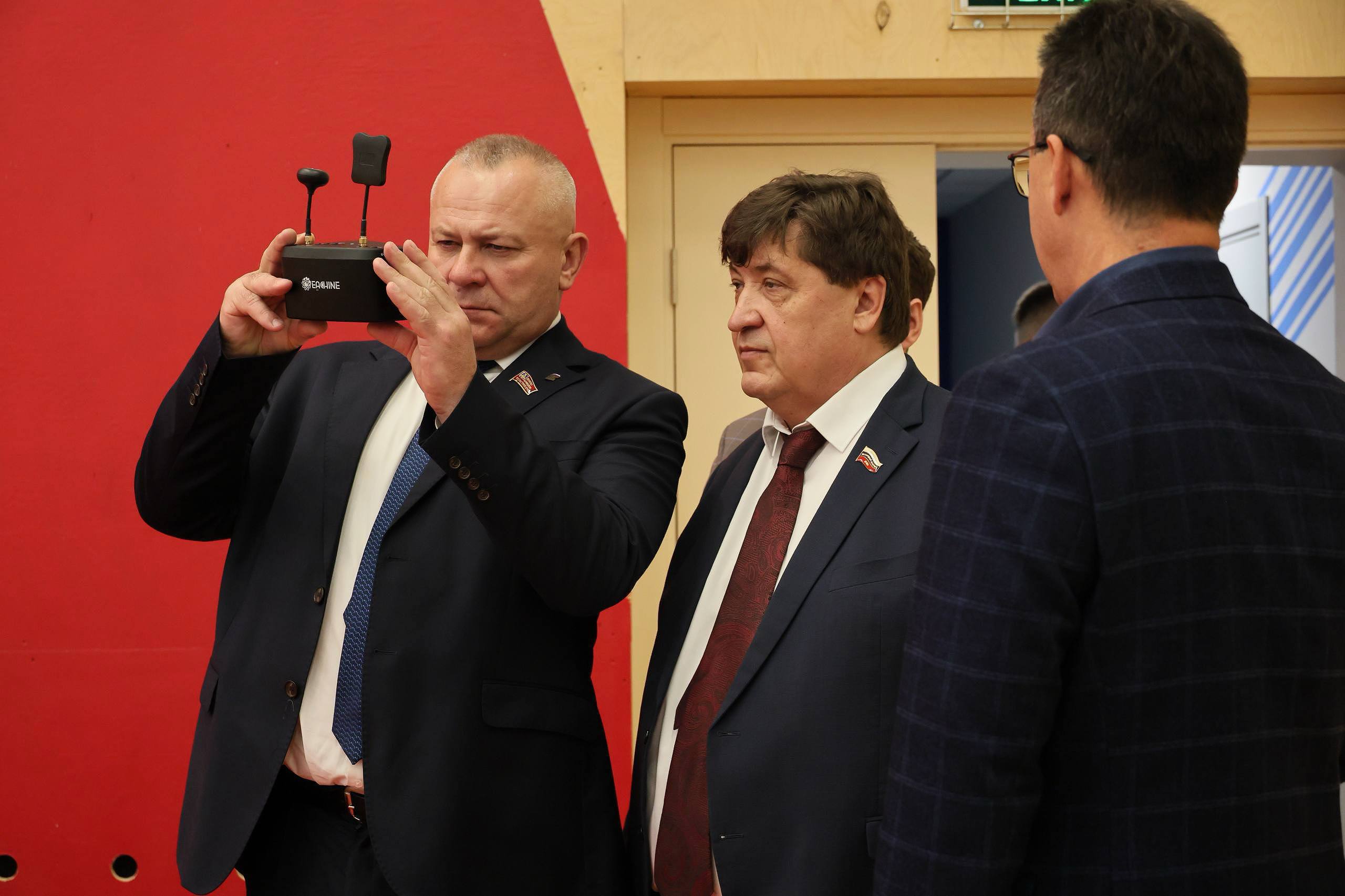 Юрий Клепиков: Белгородская область радушно принимает гостей — наш регион с рабочим визитом посетил мой коллега, председатель Брянской областной Думы Валентин Владимирович Суббот Юрий Клепиков: Белгородская область радушно принимает гостей — наш регион с рабочим визитом посетил мой коллега, председатель Брянской областной Думы Валентин Владимирович Суббот