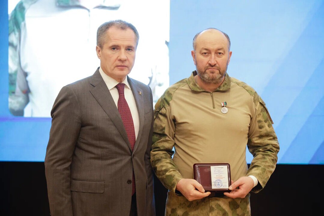 Девять бойцов нашей территориальной самообороны были удостоены высоких федеральных и региональных наград Девять бойцов нашей территориальной самообороны были удостоены высоких федеральных и региональных наград